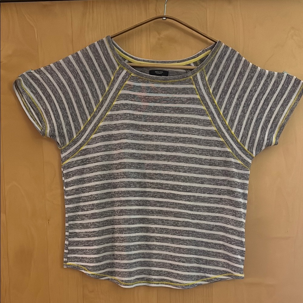 Simply Vera Vera Wang Gray and White Raglan Short Sleeve Tee